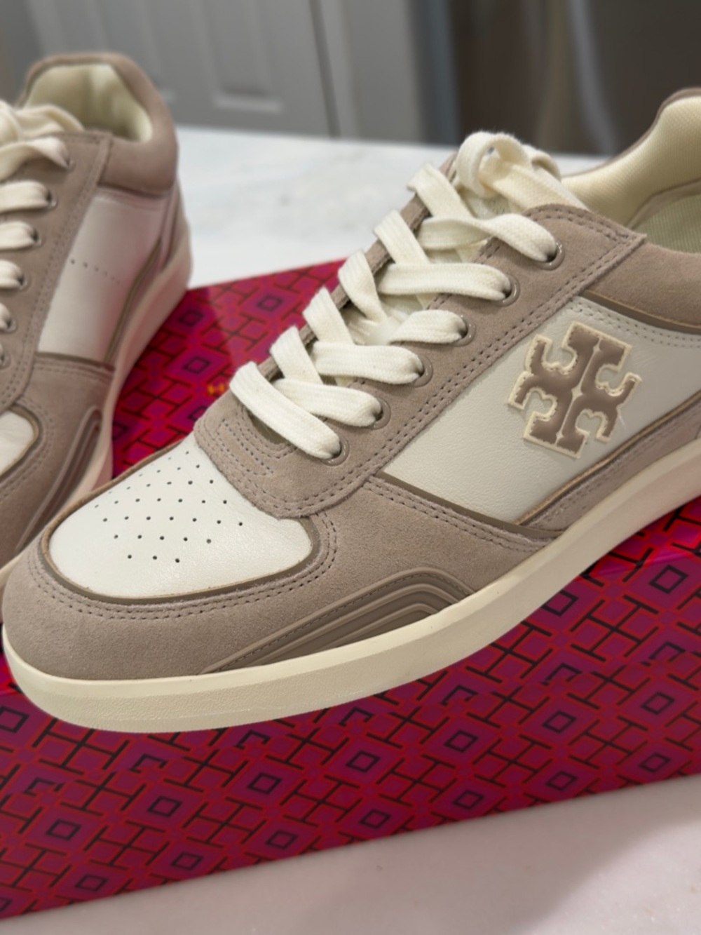 Tory Burch Beige  leather Logo Low-Top Sneakers - Picture 4 of 10